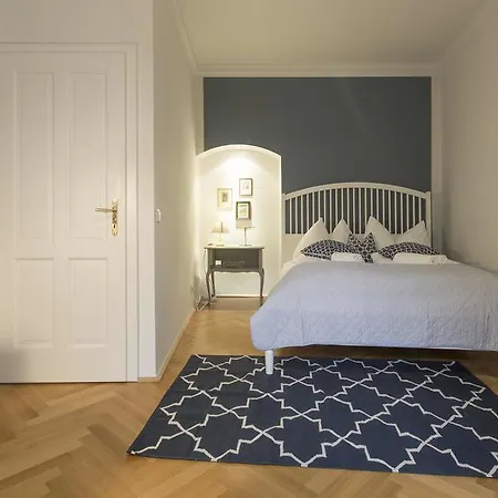 Heart Of The City Center Apartment